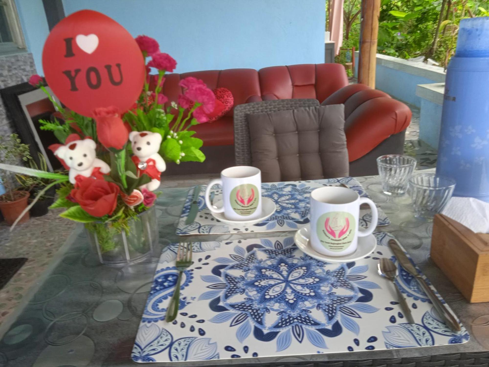 Sarah'S Garden Bnb & Spa Bed & Breakfast Clarin  Bagian luar foto