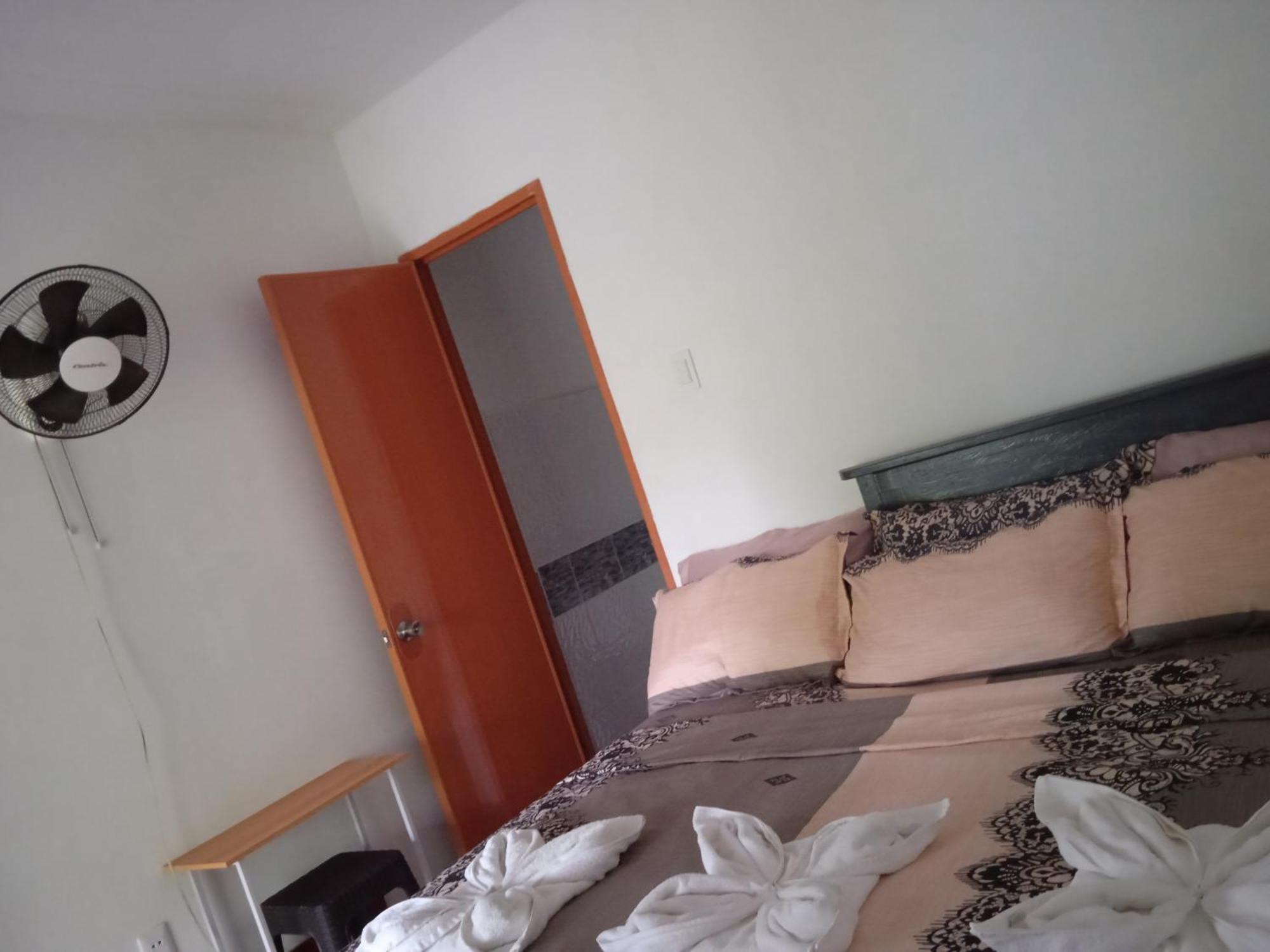 Sarah'S Garden Bnb & Spa Bed & Breakfast Clarin  Bagian luar foto