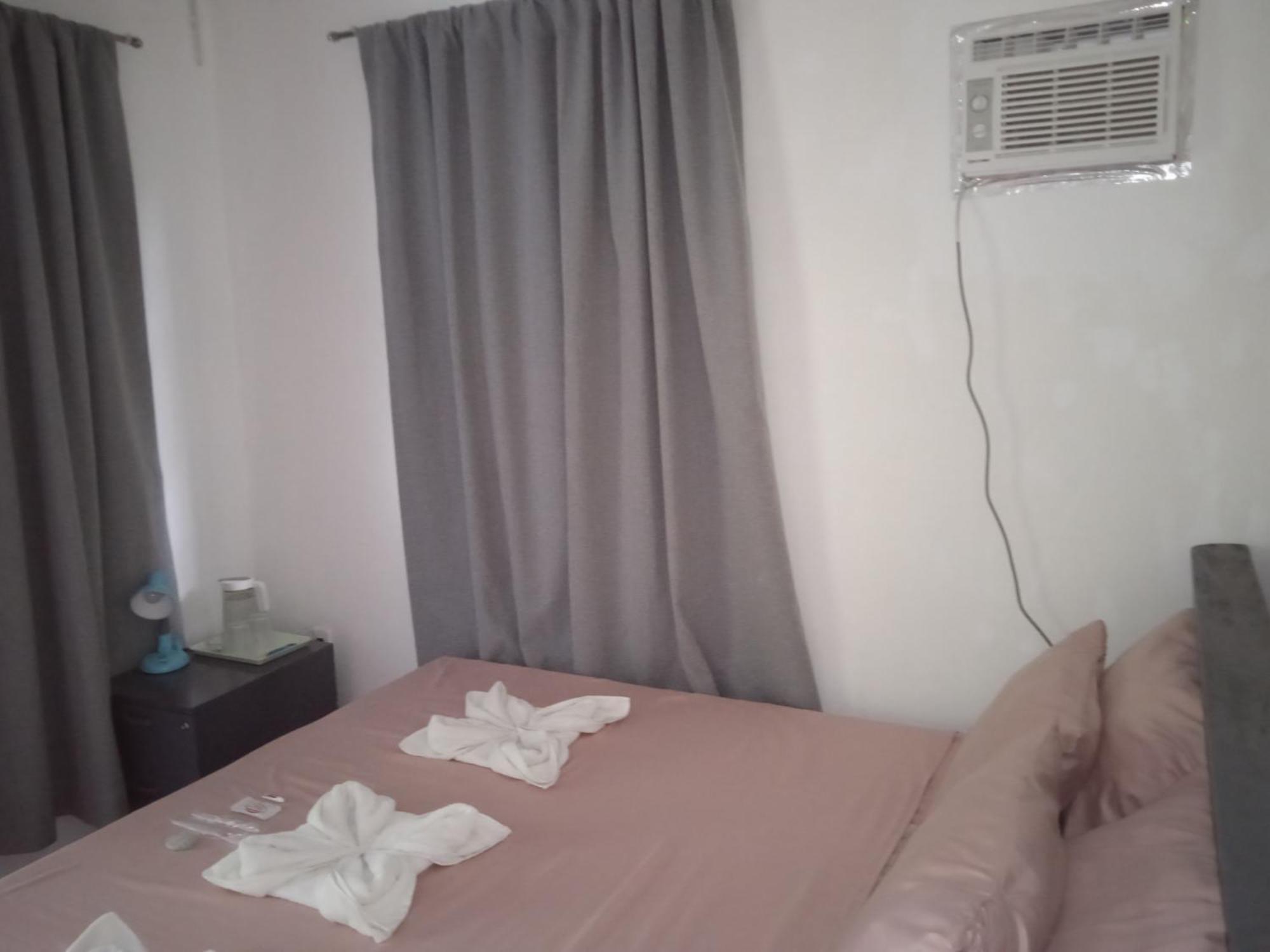 Sarah'S Garden Bnb & Spa Bed & Breakfast Clarin  Bagian luar foto