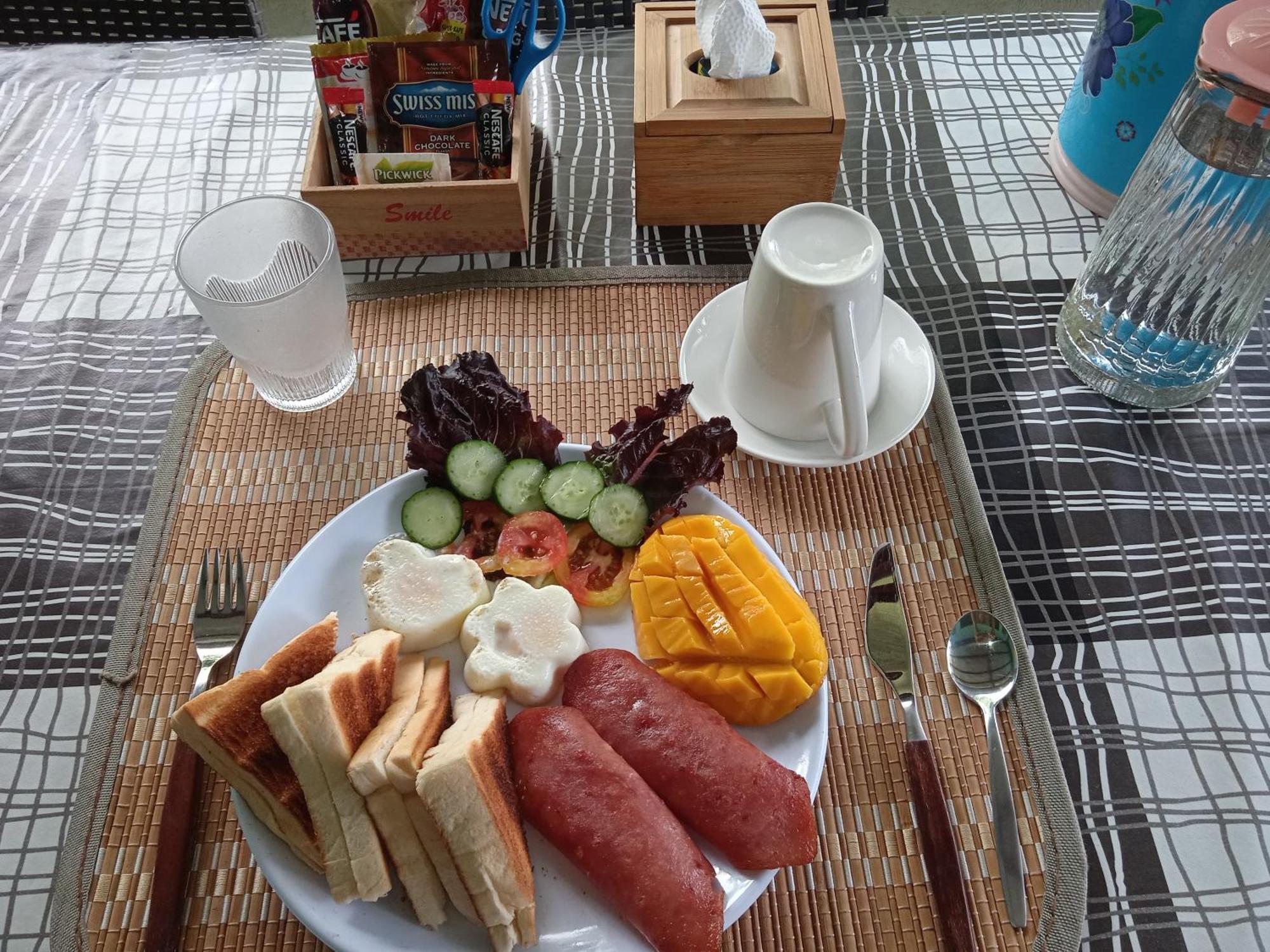 Sarah'S Garden Bnb & Spa Bed & Breakfast Clarin  Bagian luar foto