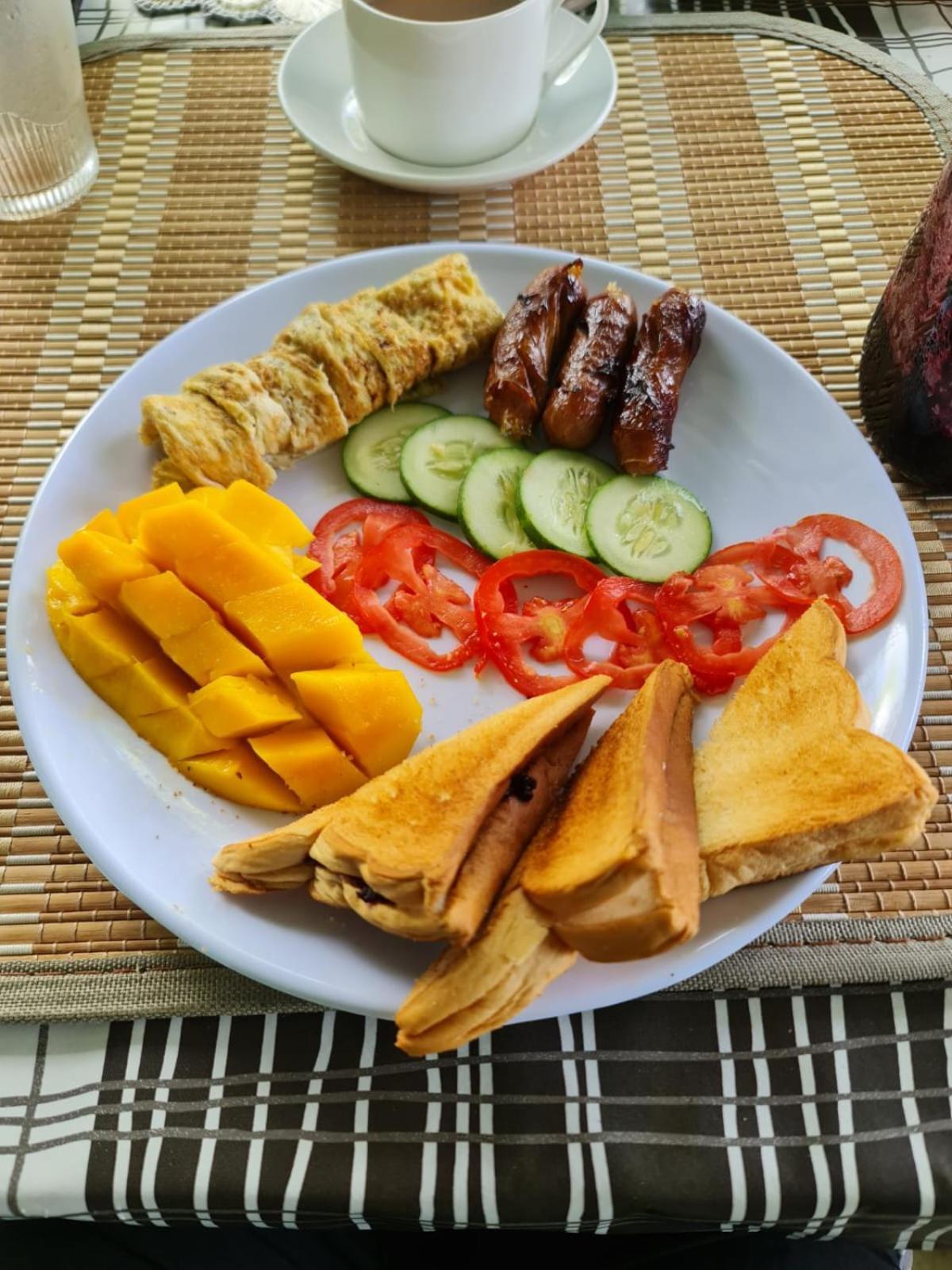 Sarah'S Garden Bnb & Spa Bed & Breakfast Clarin  Bagian luar foto