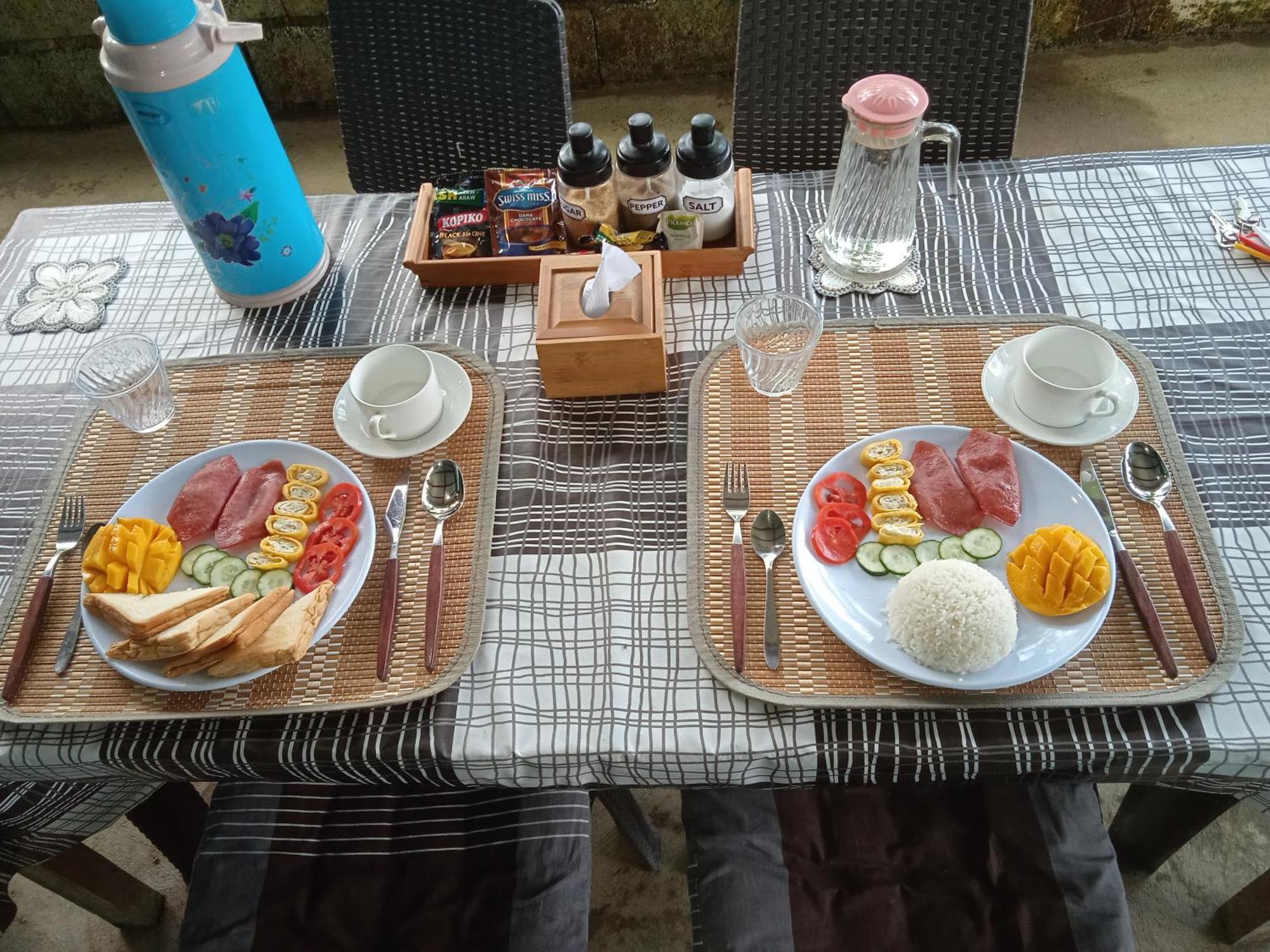 Sarah'S Garden Bnb & Spa Bed & Breakfast Clarin  Bagian luar foto