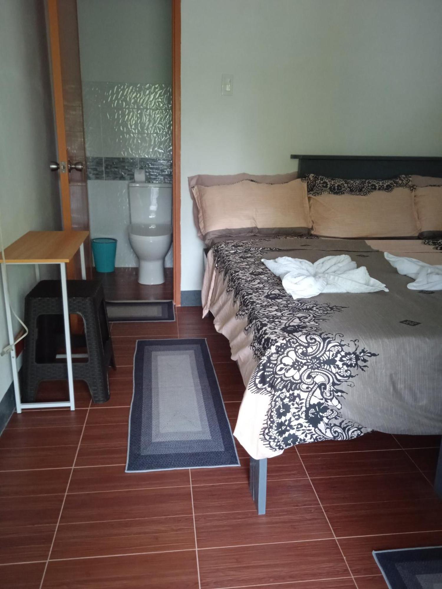 Sarah'S Garden Bnb & Spa Bed & Breakfast Clarin  Ruang foto
