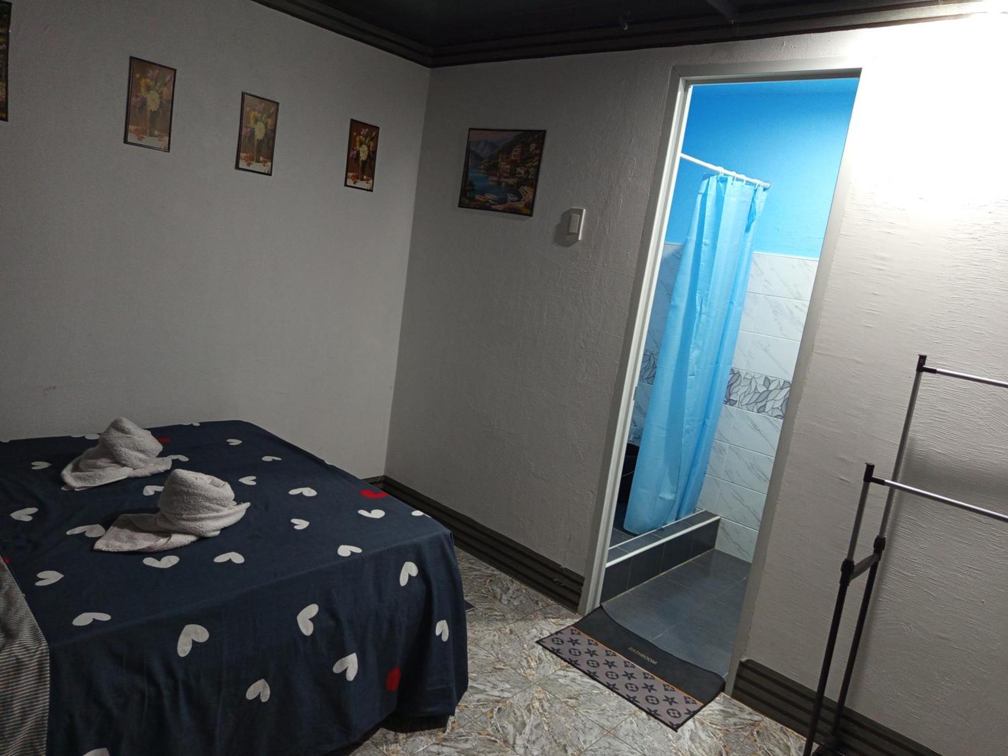 Sarah'S Garden Bnb & Spa Bed & Breakfast Clarin  Bagian luar foto